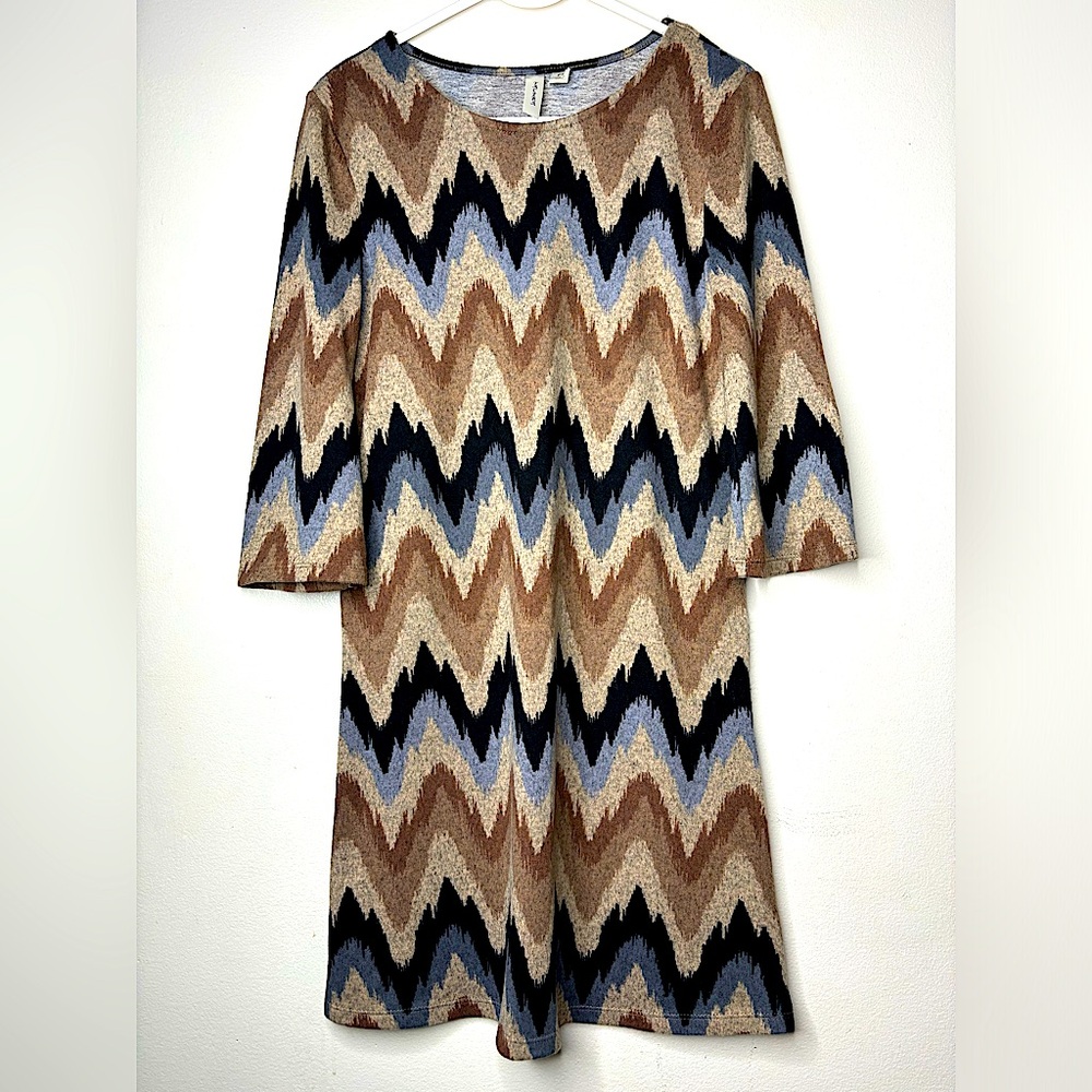 Tacera Neutral Browns ZigZag Print, 3/4 Bell Sleeves Dress Size PS